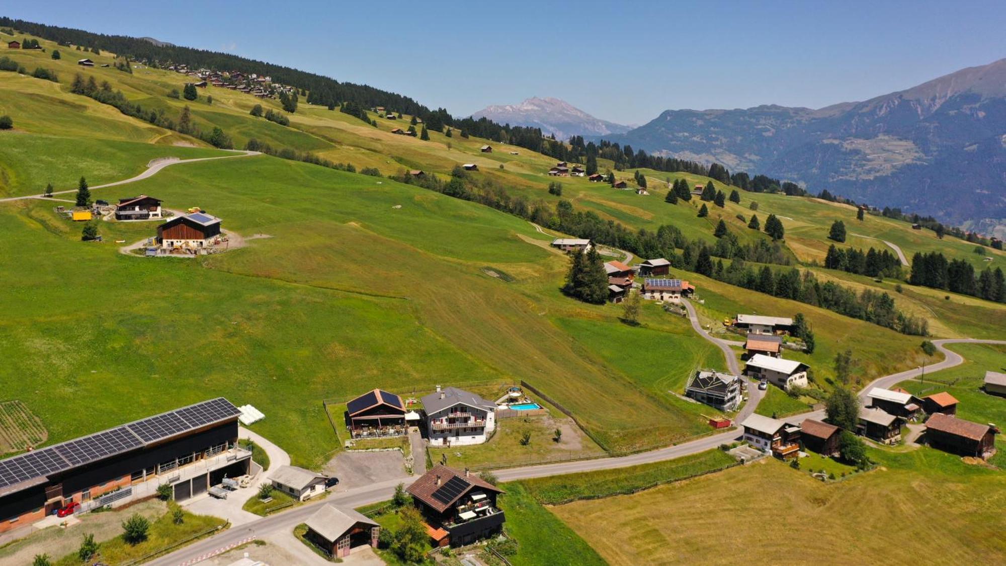 Gasthaus Alpina Tschappina Экстерьер фото
