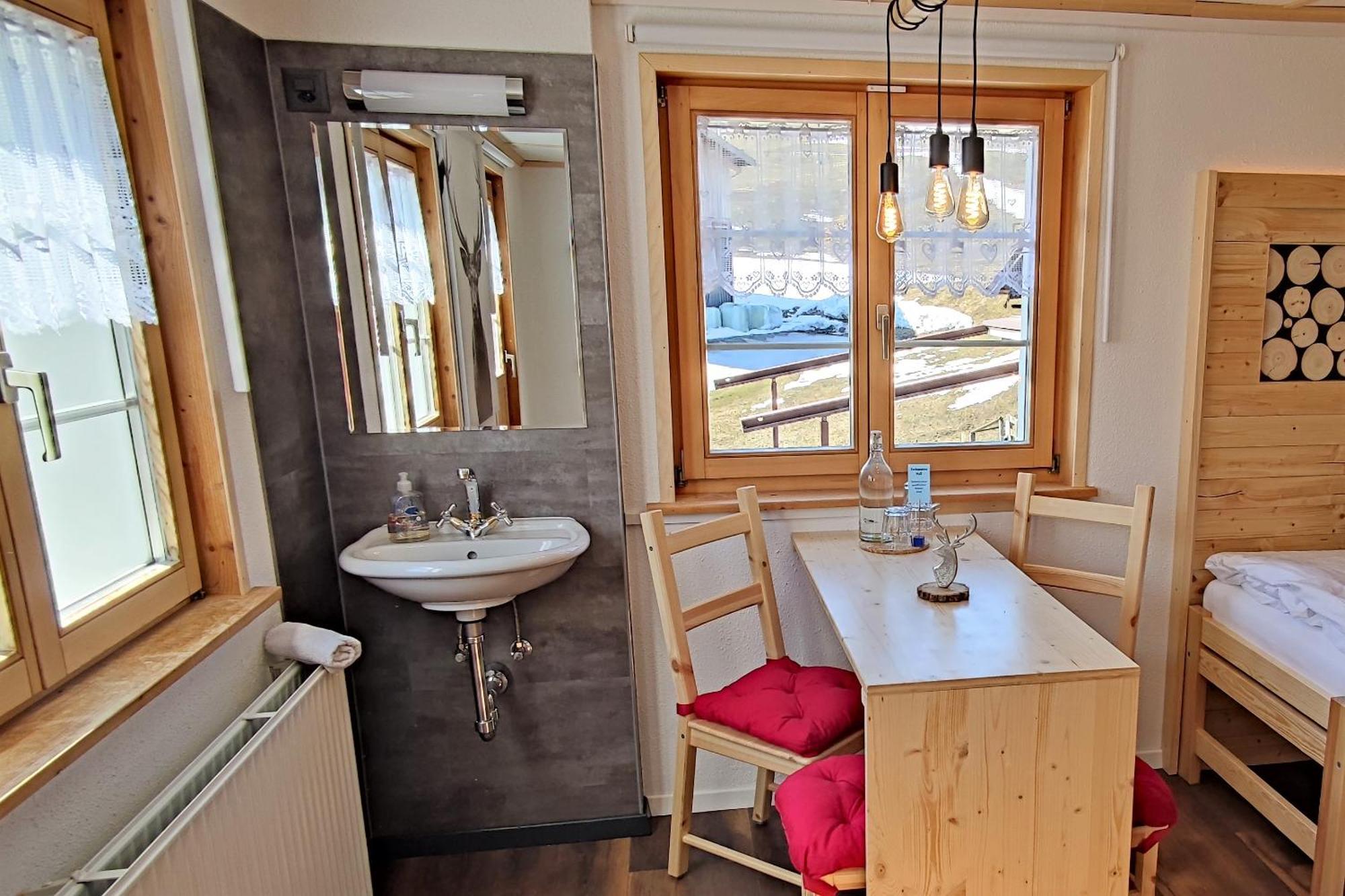 Gasthaus Alpina Tschappina Номер фото
